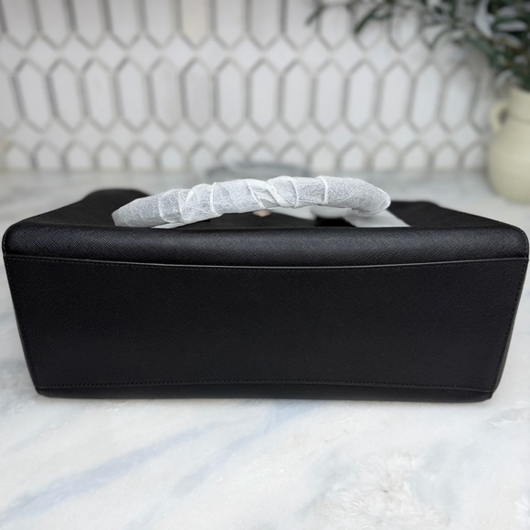 Tory Burch Robinson Large Saffiano Leather Tote Black NWT Dust Bag - Picture 8 of 17